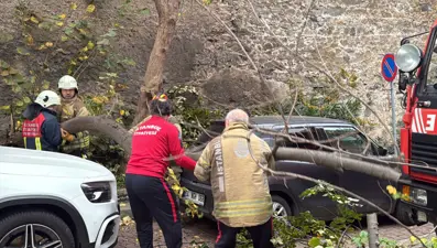 İstanbul'da şiddetli yağış ve fırtına etkili oluyor: Ne kadar sürecek?