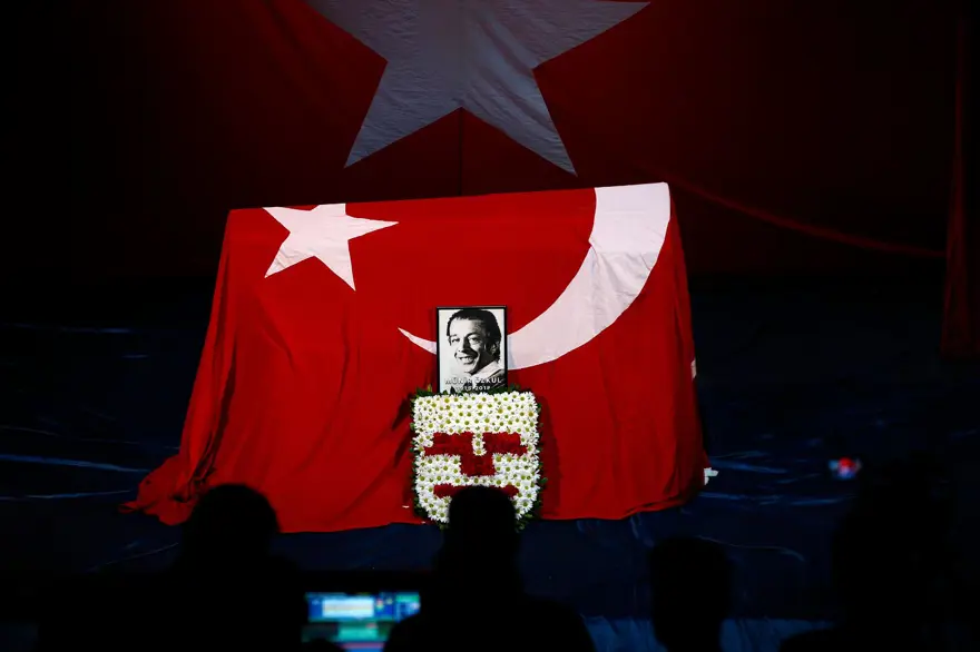 Münir Özkul son yolculuğuna uğurlandı 22 Münir Özkul son yolculuğuna uğurlandı 22