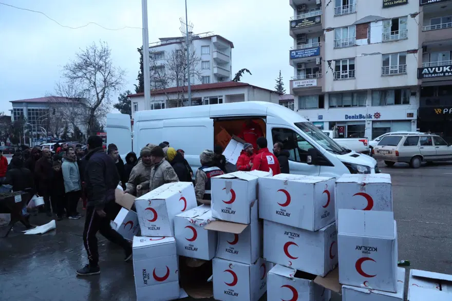 Depremzedelere yardım seferberliği 25