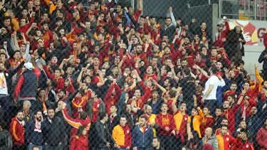 İki takım taraftarlarından kendi yönetimlerine istifa çağrısı