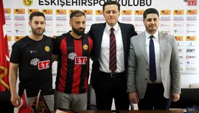 Eskişehirspor’dan 48 saatte 12 transfer