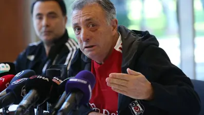 Beşiktaş Kulübü Başkanı Ahmet Nur Çebi: Beşiktaş'ın zarar görmemesi için susuyorum