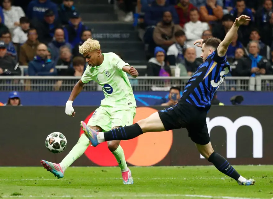 Şampiyonlar Ligi'nde destansı gece: Hakan Çalhanoğlu parladı, Inter - Barcelona maçı yıllarca konuşulacak bir sona sahne oldu 8