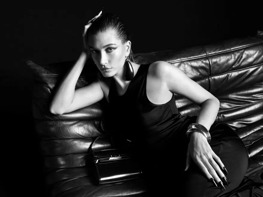 Kate Moss ve Hailey Bieber aynı kampanyada buluştu 