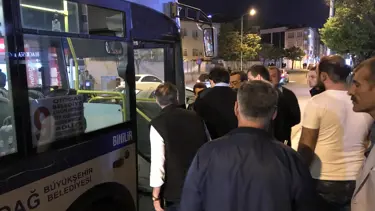 Kadın yolcu, halk otobüsü şoförünü bıçakladı