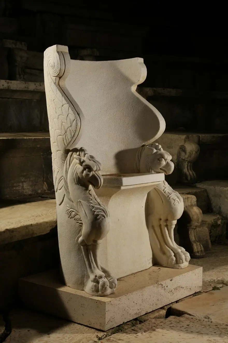Metropolis Antik Kenti kazıları yeniden başladı 3 Metropolis Antik Kenti kazıları yeniden başladı 3