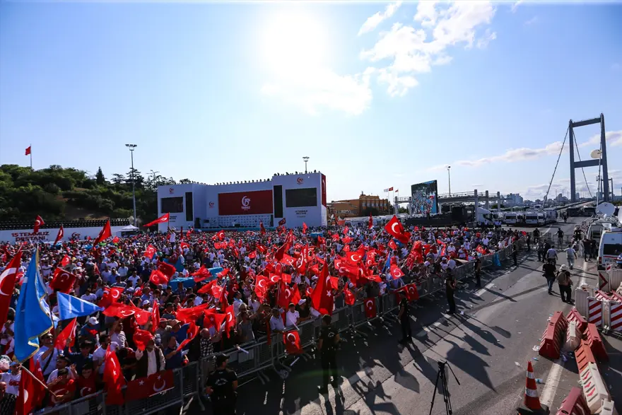 Köprüde Milli Birlik Yürüyüşü 33 Köprüde Milli Birlik Yürüyüşü 33