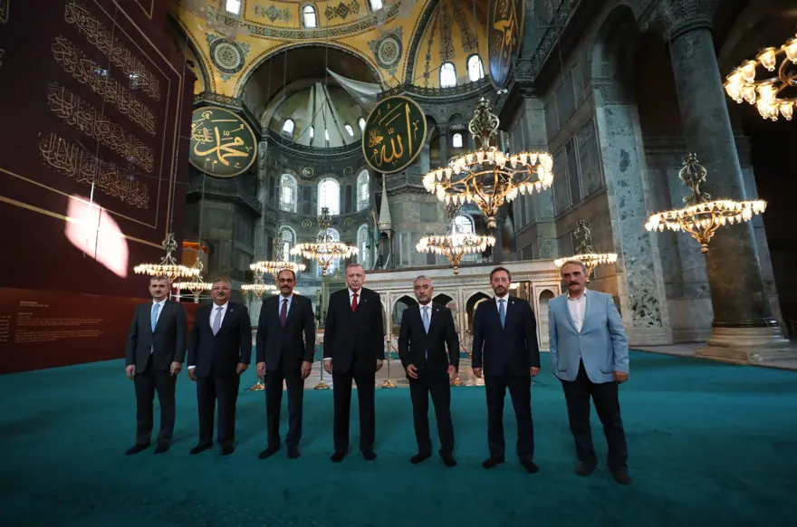 Ayasofya'da 86 yıl sonra ilk namaz 4 Ayasofya'da 86 yıl sonra ilk namaz 4