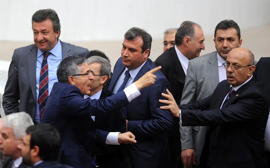 Meclis'te '28 Şubat' kavgası 3