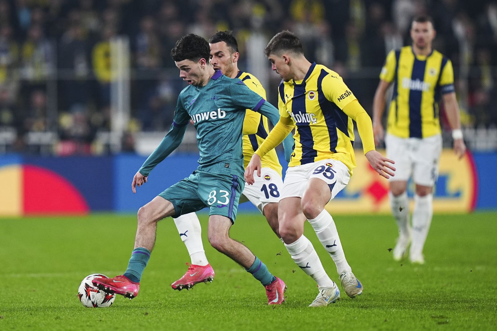 Fenerbahçe Avrupa'da tur için avantajlı: Anderlecht maçı ilk 11'leri belli oldu
