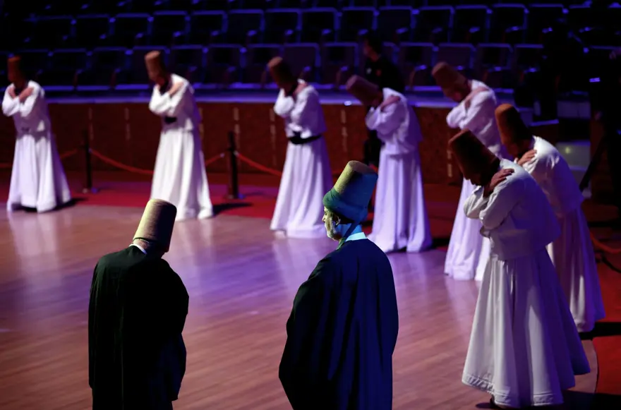 Hazreti Mevlana'yı anma törenleri seyircisiz olarak başladı 15 Hazreti Mevlana'yı anma törenleri seyircisiz olarak başladı 15