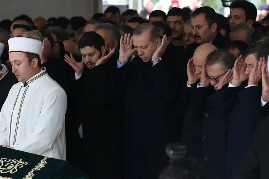 Yavuz Yılmaz son yolculuğuna uğurlandı 79 Yavuz Yılmaz son yolculuğuna uğurlandı 79