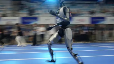 Dünyanın ilk "insansı robot olimpiyatları" Pekin'de başladı