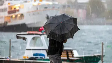 Çanakkale'de feribot seferlerine fırtına engeli