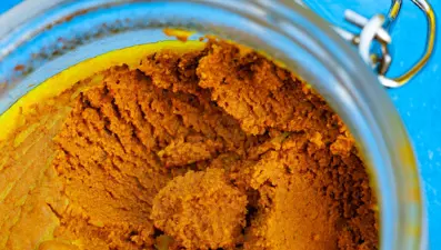 Değeri yeterince bilinmiyor ama doğal aspirin görevi görüyor! Pıhtı oluşumunu önleyip felç ve kalp krizi riskini azaltıyor