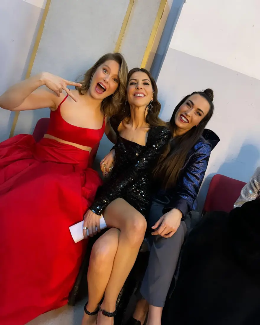 Burcu Biricik'ten hamilelik pozları 