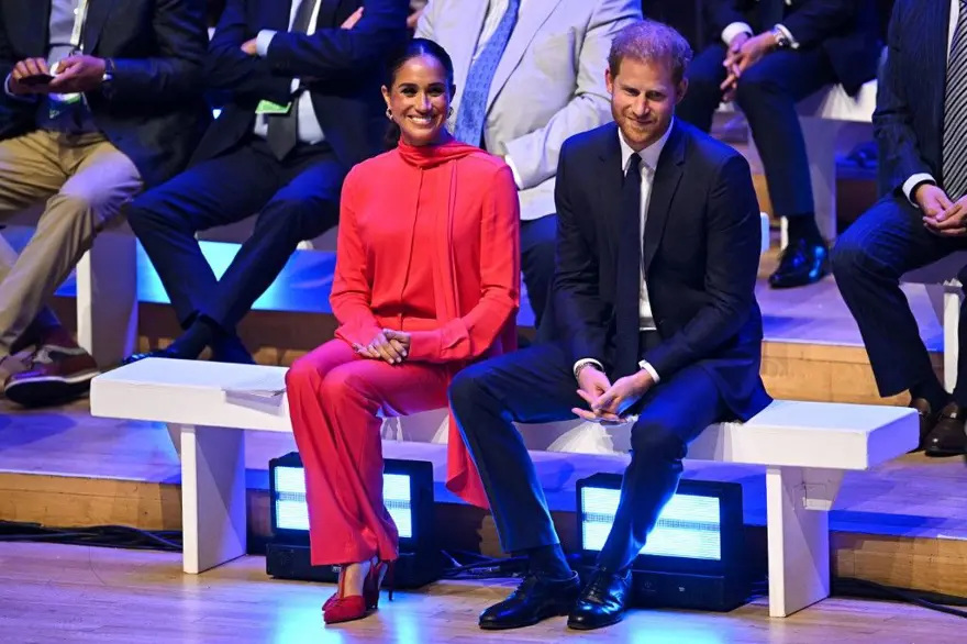 Meghan Markle çocukluğunu anlattı: Çirkin ördek yavrusuydum Meghan Markle çocukluğunu anlattı: Çirkin ördek yavrusuydum