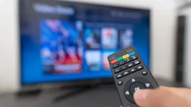 Irkçılığı anlatmak için kaçırdı, dizi izletti