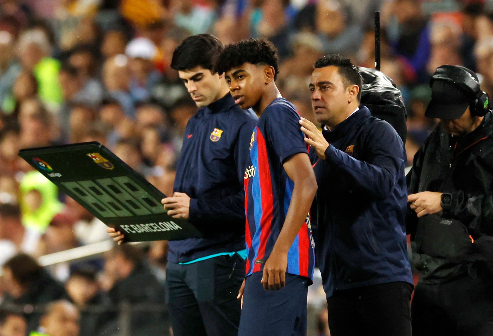 Lamine Yamal Barcelona tarihine geçti