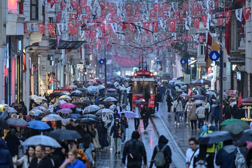 İstanbul'da sağanak hayatı olumsuz etkiledi 7