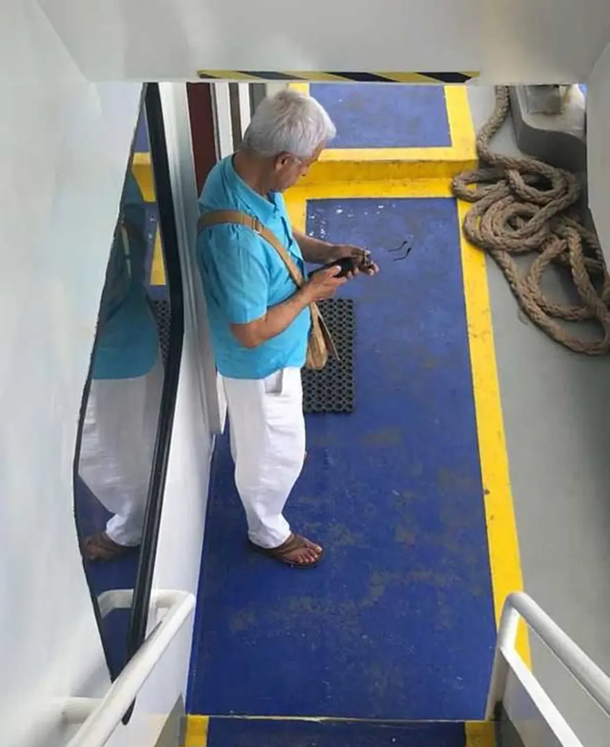 Oyuncu Merve Boluğur otobüste (Toplu taşıma kullanan ünlüler) 4