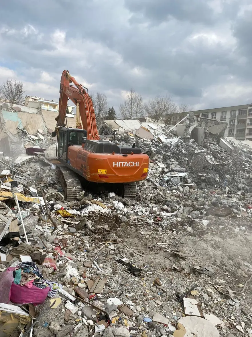 Depremde 29 kişinin can verdiği Özlem Bayraktar Apartmanı'nın şantiye şefinden "staj gibi" itirafı 1