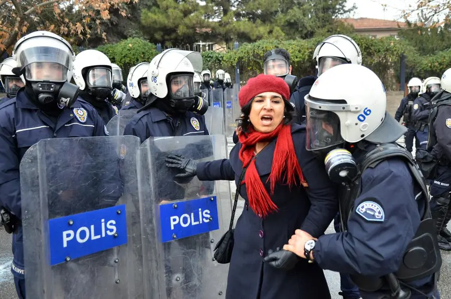 Ankara'da eyleme müdahale 26