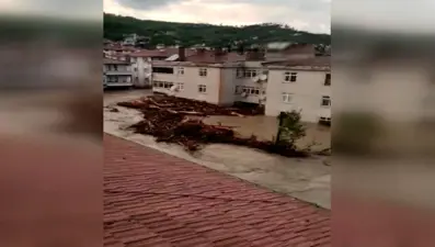 Sel bölgesinde kurtarma mücadelesi