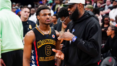 NBA tarihinde bir ilk: LeBron James, oğluyla takım arkadaşı oldu