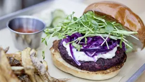 Vegan beslenme: Çevre için iyi, insanlar için kötü mü?