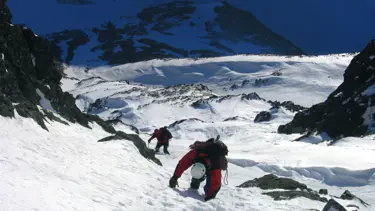 Himalaya'da iki dağcının cesedi 16 yıl sonra bulundu