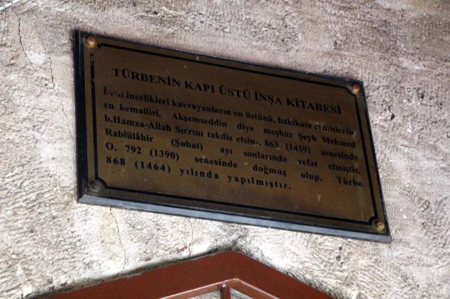 Türbeye Fransız tarzı tente takılmasına tepki 9 Türbeye Fransız tarzı tente takılmasına tepki 9