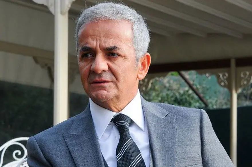 Zafer Algöz: Birbirimizi acımasızca eleştiririz Zafer Algöz: Birbirimizi acımasızca eleştiririz