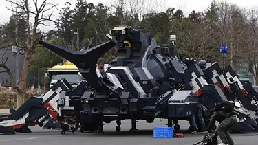 Devasa boyutlarda robot böcek üretti