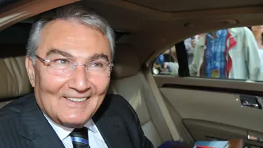 Baykal’dan Costner’a: Sen artisliğini yap
