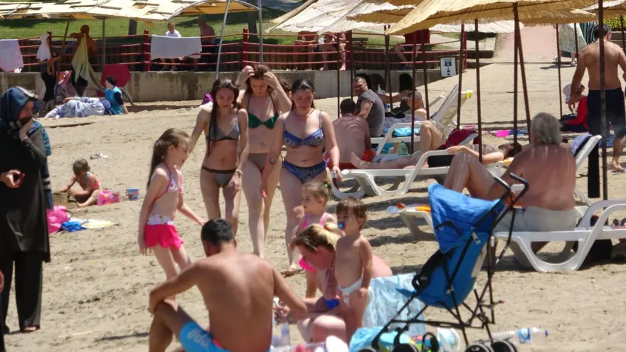Plajlarda hafta sonu yoğunluğu 3 Plajlarda hafta sonu yoğunluğu 3