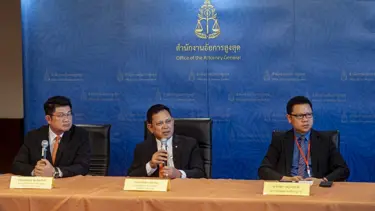 Eski Tayland Başbakanı'na "krala hakaret" soruşturması