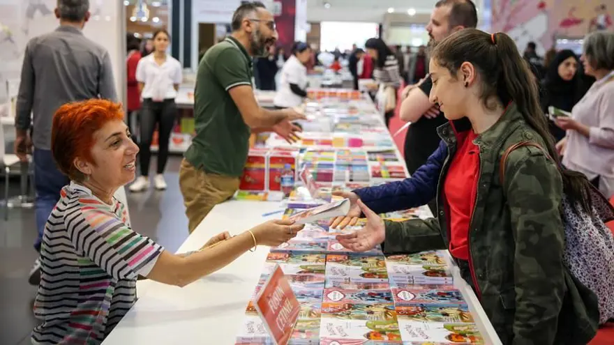 ÇOCUK KİTABI YAZARLARI 37. ULUSLARARASI İSTANBUL KİTAP FUARI'NDA 27