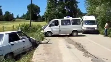 İki araç kafa kafaya çarpıştı: Beş kişi yaralandı