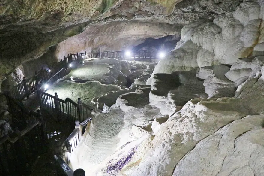 'Yer altındaki gizli Pamukkale' Kaklık Mağarası'nda çökme tehlikesi 