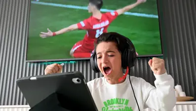 Minik spiker Alp'in 23 Nisan isteği Süper Lig maçı anlatmak: "Arda Güler beni görsün isterim"