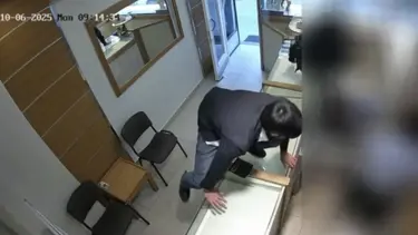 Aniden tezgaha zıplayıp 1 kilo altını çaldılar, 1450 kilometre uzakta yakalandılar