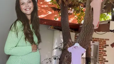 İrem Helvacıoğlu'nun bebek heyecanı: Baby shower partisinden kareler
