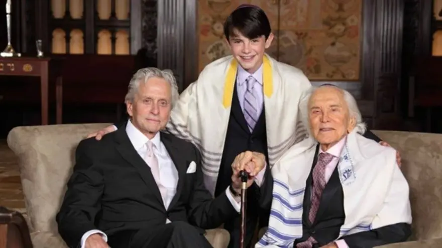 KirkDouglas 61 milyon dolarlık servetini oğlu Michael Douglas'a bırakmadı 4