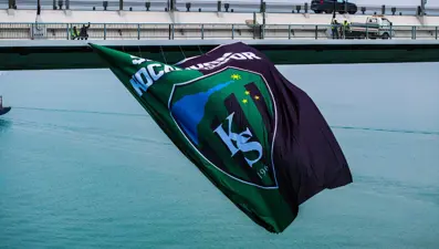 Osmangazi Köprüsü&#x27;ne Kocaelispor bayrağı asıldı