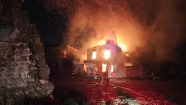 Hatay'da hasarlı kafede çıkan yangın söndürüldü