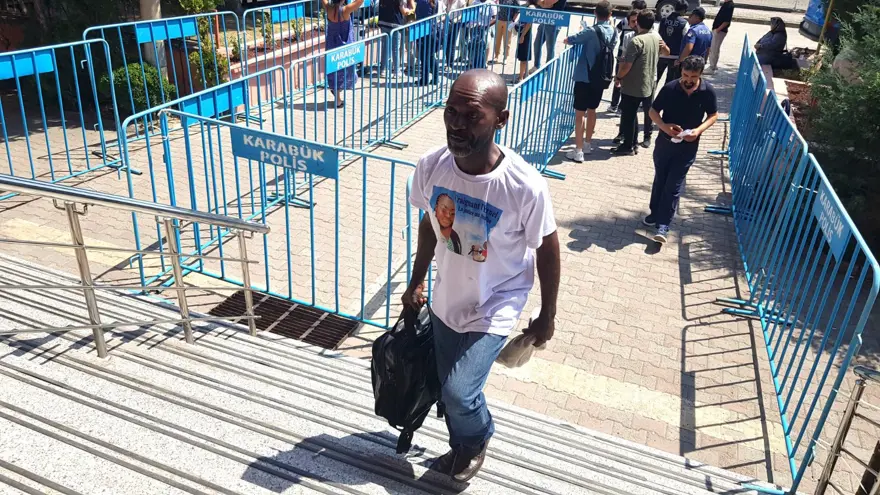 Gabonlu Dina bodrum katında mı tutuldu? Duruşma ertelendi 1