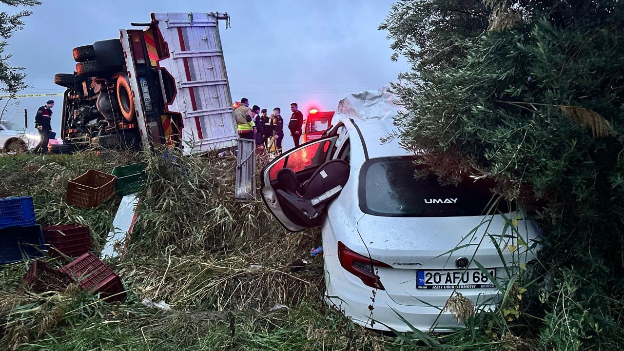 Kontrolden çıkan kamyonet karşı şeride geçti: 2 ölü, 3 yaralı