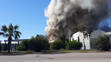 Antalya'da yat imalat deposunda yangın