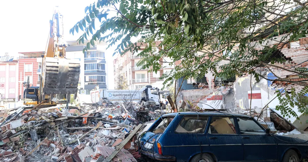 Sındırgı esnafına "deprem kredisi" sunulacak